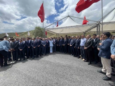&Ccedil;amlıbel T&uuml;neli&rsquo;yle yolun kotu 283 metre d&uuml;ş&uuml;r&uuml;lerek yıllık 371 milyon lira tasarraf sağlanacak
