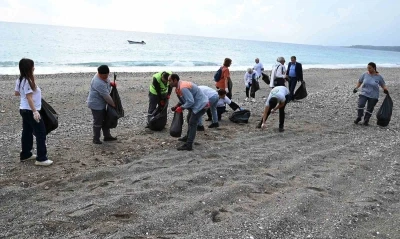 Çamyuva Sahili’nde temizlik
