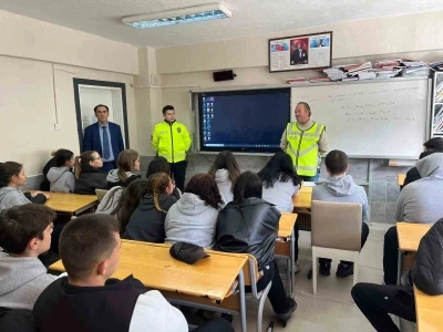 &Ccedil;an Emniyeti&rsquo;nden 442 &ouml;ğrenciye g&uuml;venli s&uuml;r&uuml;ş eğitimi
