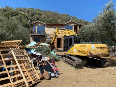 Çanakkale’de 22 kaçak yapı yıkıldı
