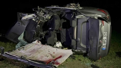 &Ccedil;anakkale&rsquo;de  5 kişinin &ouml;ld&uuml;ğ&uuml; kazada &ouml;lenlerin kimlikleri belli oldu
