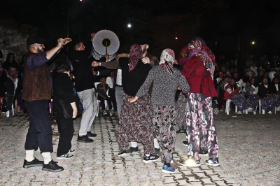 &Ccedil;anakkale&rsquo;de 82 yıllık bayram geleneği yaşatılıyor
