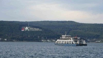 &Ccedil;anakkale&rsquo;de ada seferlerine fırtına engeli
