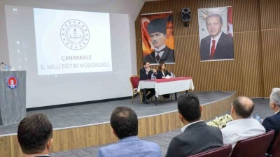 &Ccedil;anakkale&rsquo;de eğitimde yenilik&ccedil;i teknolojilerin etkin kullanımı toplantısı ger&ccedil;ekleştirildi
