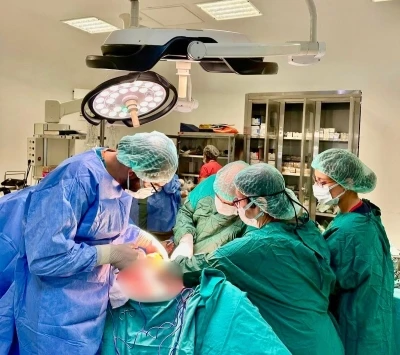 Çanakkale’de ilk kez TAR yöntemi ile dev insizyonel herni onarımı gerçekleştirildi
