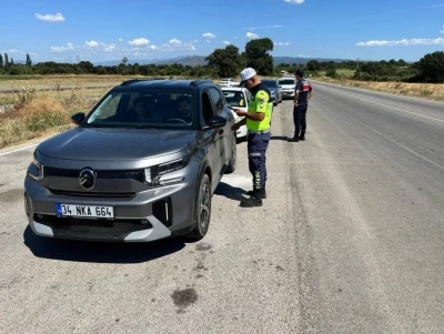 &Ccedil;anakkale&rsquo;de jandarma ekiplerince trafik denetimi
