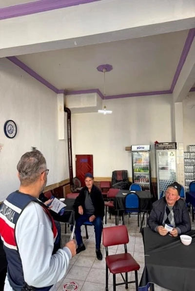 &Ccedil;anakkale&rsquo;de jandarmadan siber su&ccedil;lara y&ouml;nelik farkındalık &ccedil;alışması
