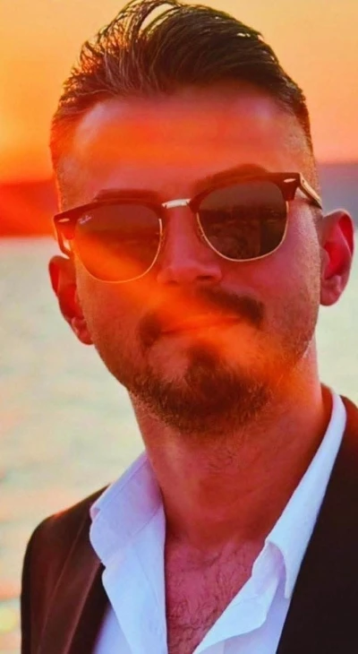 Çanakkale’de kuaför otomobilde yanarak can verdi
