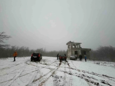 &Ccedil;anakkale&rsquo;de mevsimin ilk karı yağdı
