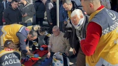 &Ccedil;anakkale&rsquo;de &ouml;zel halk otob&uuml;s&uuml; yayaya &ccedil;arptı: 8 yaralı
