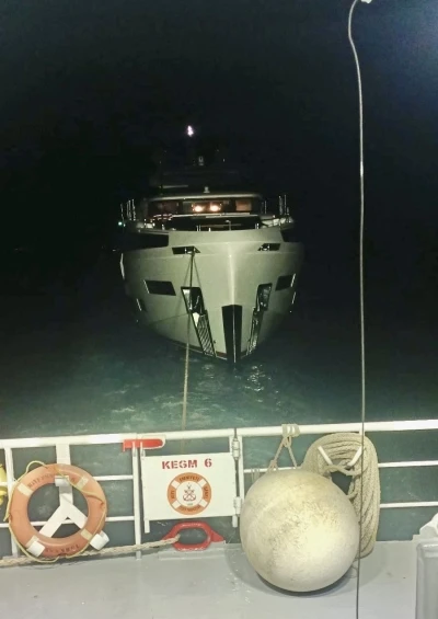&Ccedil;anakkale&rsquo;de s&uuml;r&uuml;klenen teknedeki 4 kişi kurtarıldı
