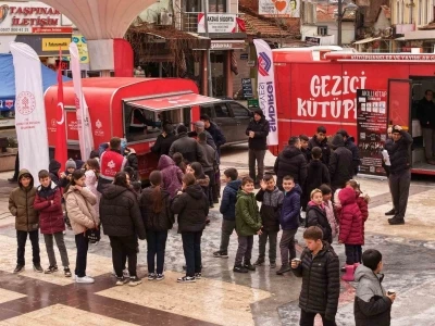 &Ccedil;anakkale Savaşları Mobil M&uuml;zesi Sındırgı&rsquo;da yoğun ilgi g&ouml;rd&uuml;
