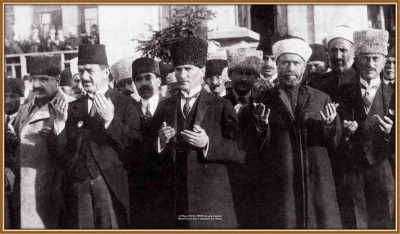 &Ccedil;anakkale&rsquo;yi TBMM&rsquo;de temsil eden 92 kişi bu sergide yaşatılıyor
