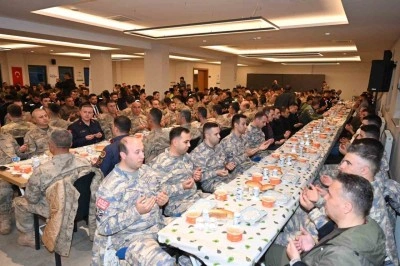 &Ccedil;anakkale Zaferi G&uuml;n&uuml;nde g&uuml;venlik g&uuml;&ccedil;leri iftarda buluştu