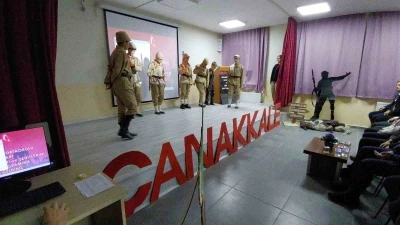 &Ccedil;anakkale zaferine &ouml;zel &ouml;ğrencilerden dolu dolu program
