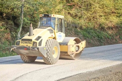 Canik’te 52 mahallede yol çalışması
