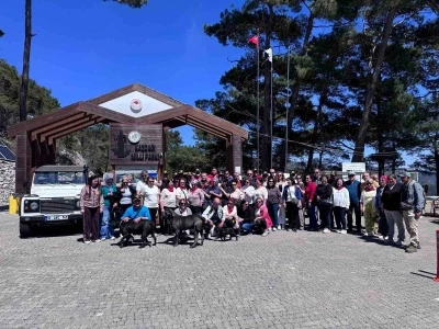&Ccedil;ankırı mezunları Edremit&rsquo;te hasret giderdi

