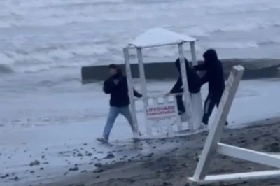 Cankurtaran kul&uuml;besini denize atmak isteyen 3 &ccedil;ocuğa polis m&uuml;dahalesi
