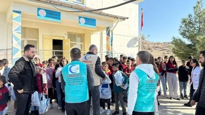 Cansuyu Derneği'nin eğitim ve kış desteği devam ediyor