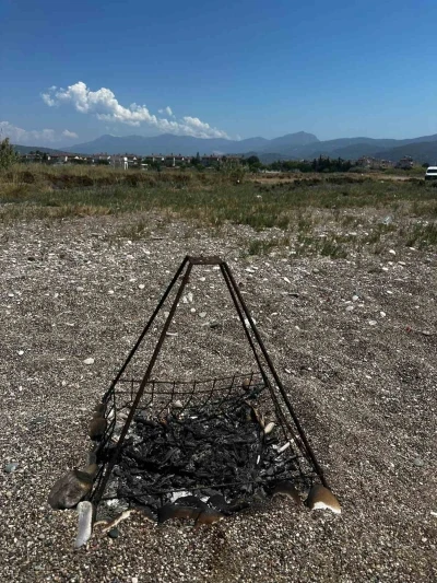 Caretta Caretta yuvasının &uuml;zerinde mangal ateşi yaktılar
