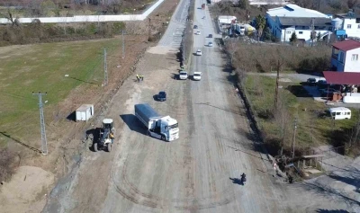&Ccedil;arşamba-Ayvacık karayolunda &ccedil;alışmalar s&uuml;r&uuml;yor

