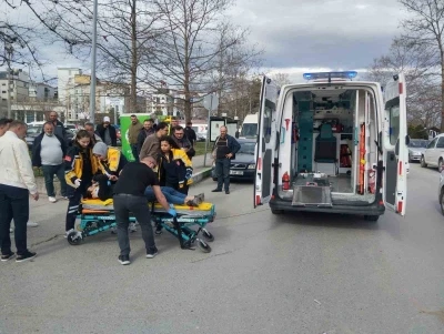 &Ccedil;arşamba&rsquo;da otomobilin &ccedil;arptığı motosikletli yaralandı
