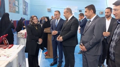 &Ccedil;at&rsquo;ta Halk Eğitim Merkezi yıl sonu sergisine b&uuml;y&uuml;k ilgi

