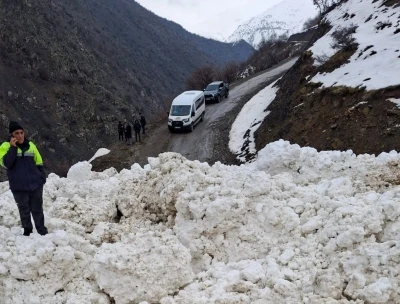 &Ccedil;atak&rsquo;ta &ccedil;ığ d&uuml;şt&uuml;: 1 mahalle ve 8 mezraya ulaşımı sağlanamıyor
