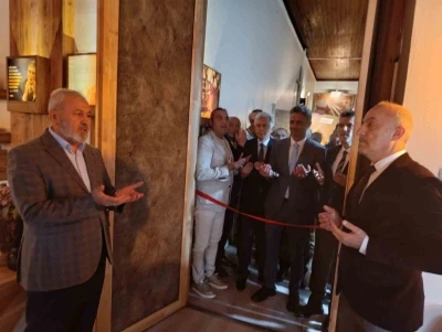 &Ccedil;aycuma &Ouml;ğretmenevi&rsquo;nde ahşap konseptli halk k&uuml;t&uuml;phanesi a&ccedil;ıldı
