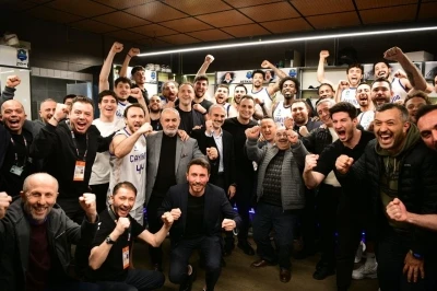 &Ccedil;ayırova Belediyesi 17 sayı geriden gelip kazandı
