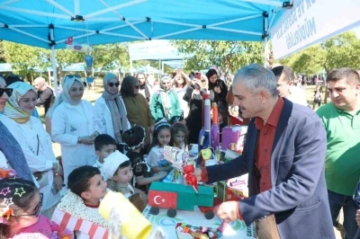 &Ccedil;ayırova&rsquo;da &ccedil;evre şenliği renkli g&ouml;r&uuml;nt&uuml;lere sahne oldu
