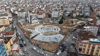 &Ccedil;ayırova&rsquo;nın yeni meydan projesinde &ccedil;alışmalar s&uuml;r&uuml;yor
