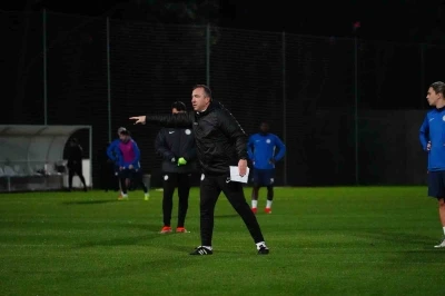 &Ccedil;aykur Rizespor&rsquo;da devre arası hazırlıkları s&uuml;r&uuml;yor
