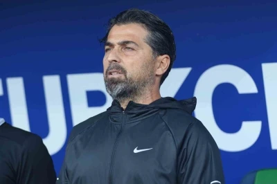 Çaykur Rizespor’da, İlhan Palut istifa etti
