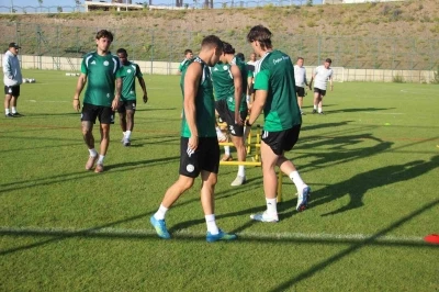 &Ccedil;aykur Rizespor yeni sezon mesaisini s&uuml;rd&uuml;r&uuml;yor
