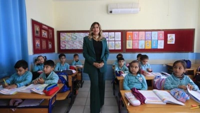 'Ceketimi satarım, yine seni okuturum' diyen babanın kızı eğitim d&uuml;nyasının Nobeli'ne