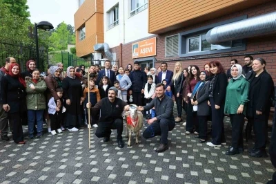 &Ccedil;ekmek&ouml;y&rsquo;de engelsiz y&uuml;reklerden anlamlı kurban bağışı

