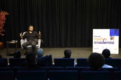 Çelik: &quot;Bir günde gazeteci olunmuyor&quot;
