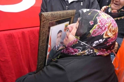 Cenazede yürek burkan feryat, anne şehit oğlunun fotoğrafına sarıldı: &quot;Kurban olurum sana&quot;
