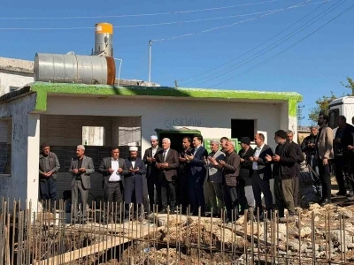 &Ccedil;ermik Belediye Başkanı Karamehmetoğlu cami temelini attı
