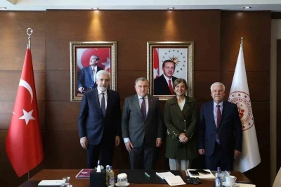 &Ccedil;ermik&rsquo;e olimpik y&uuml;zme havuzu yapılıyor
