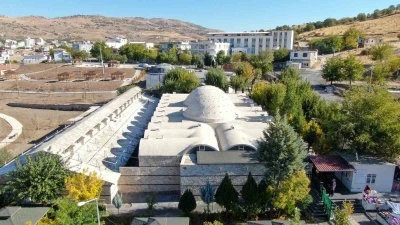 &Ccedil;ermik kaplıcaları ziyaret&ccedil;ilerini ağırlıyor
