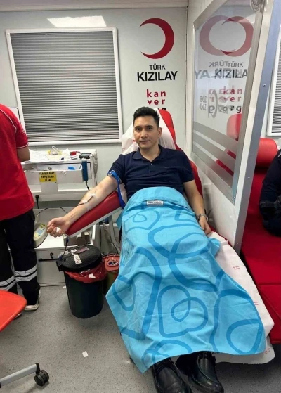 &Ccedil;ermik Kaymakamı Karataş kan bağışında bulundu
