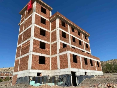 &Ccedil;ermik&rsquo;te Kur&rsquo;an kursunun kaba inşaatı tamamlandı
