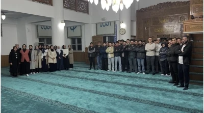 &Ccedil;ermik&rsquo;te &ouml;ğretmen ve &ouml;ğrenciler teravih namazında buluştu
