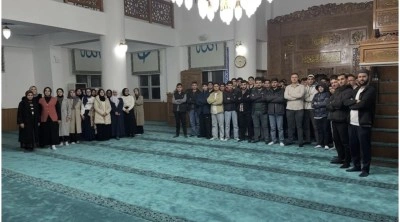 &Ccedil;ermik&rsquo;te &ouml;ğretmen ve &ouml;ğrenciler teravih namazında buluştu
