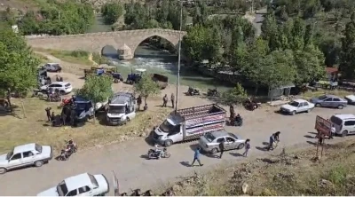 &Ccedil;ermik&rsquo;te tarihi k&ouml;pr&uuml; yanında hayvan pazarı kuruldu
