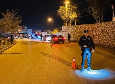 Çeşitli suçlardan aranan 4 şahıs yakalandı