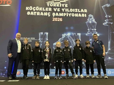 &Ccedil;eşme Belediyesporlu satran&ccedil;&ccedil;ılardan T&uuml;rkiye Şampiyonası&rsquo;nda b&uuml;y&uuml;k başarı

