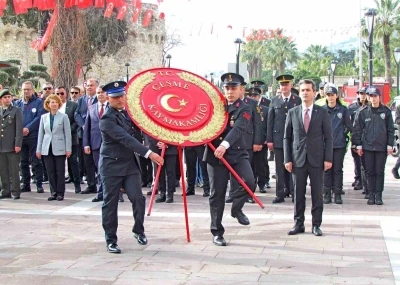&Ccedil;eşme&rsquo;de 18 Mart &Ccedil;anakkale Zaferi t&ouml;renle anıldı
